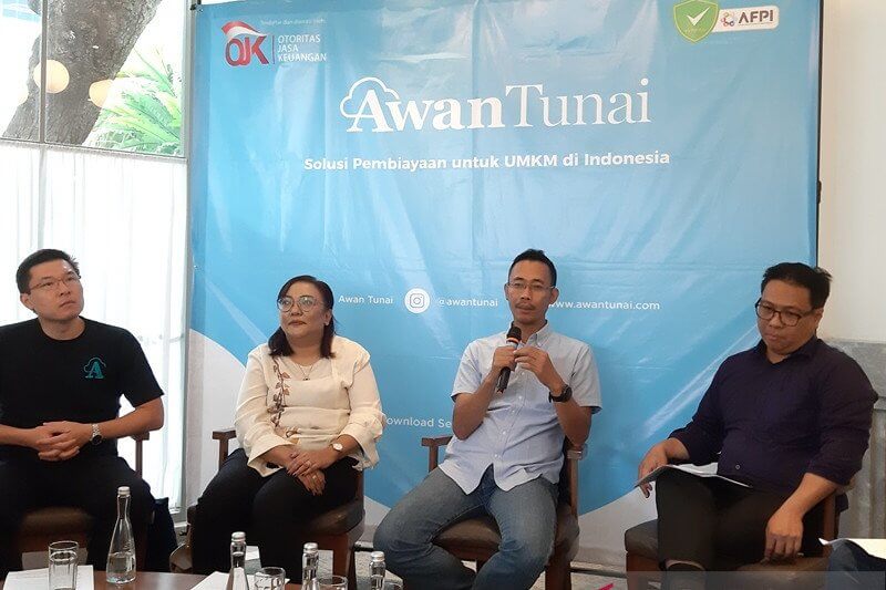 Ketua Harian Aftech Mercy Simorangkir (kedua dari kiri)/Antara