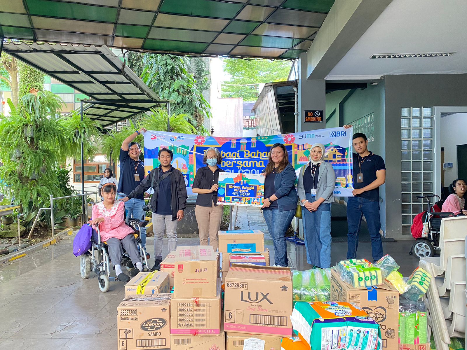 Menggelar CSR, Bank Raya Berikan Bantuan di Jakarta, Bandung dan Malang ...